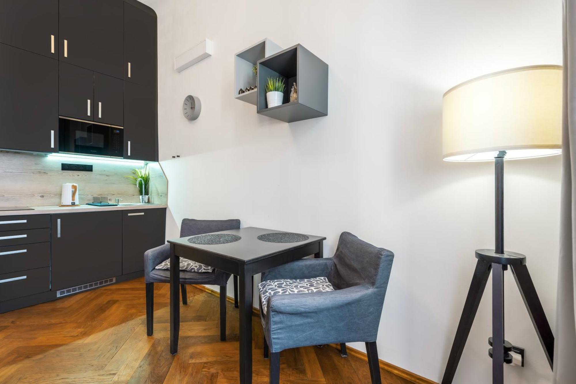 Awesome Stay Studios Praha Bagian luar foto