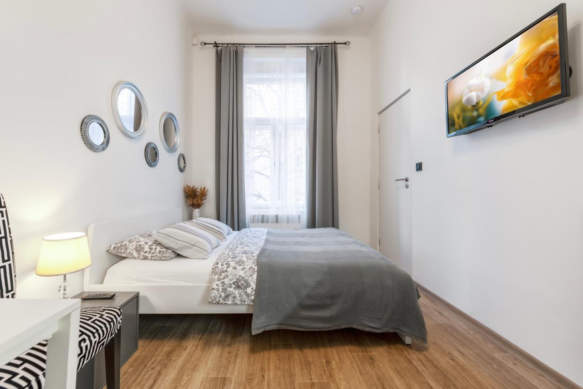 Awesome Stay Studios Praha Bagian luar foto