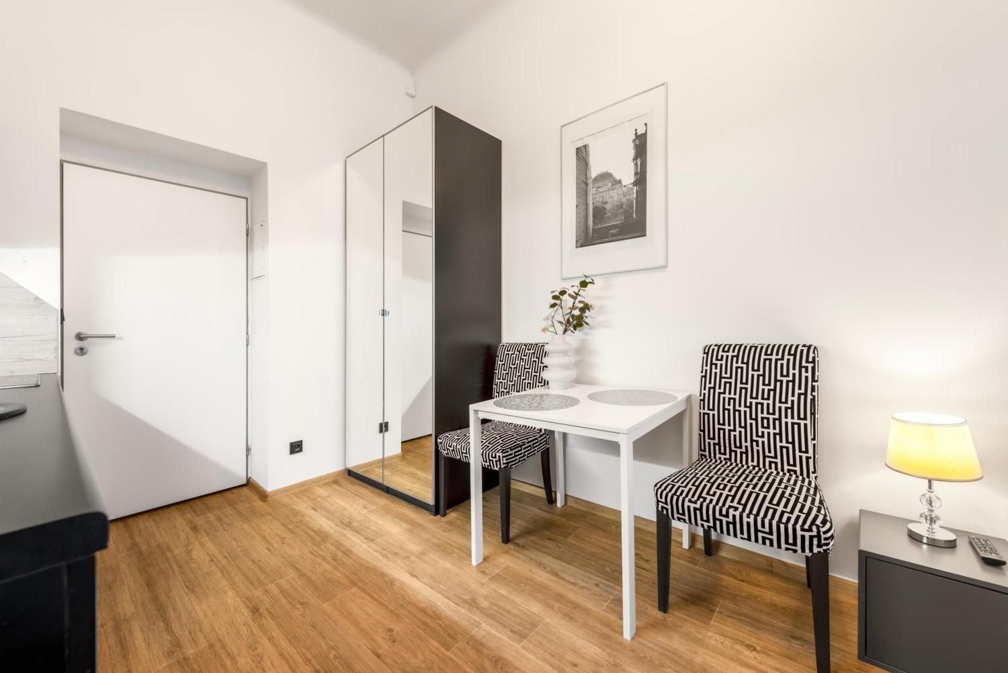 Awesome Stay Studios Praha Bagian luar foto